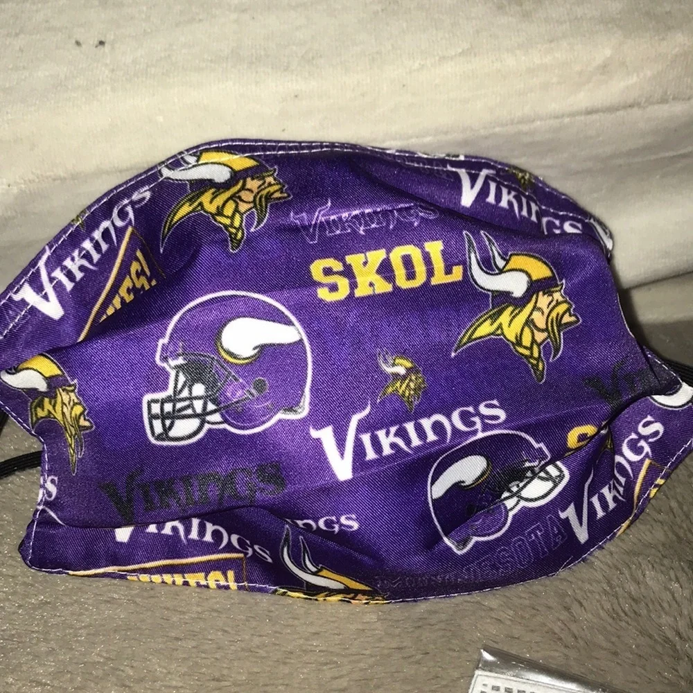 6/$20 New Minnesota Vikings face mask and filters